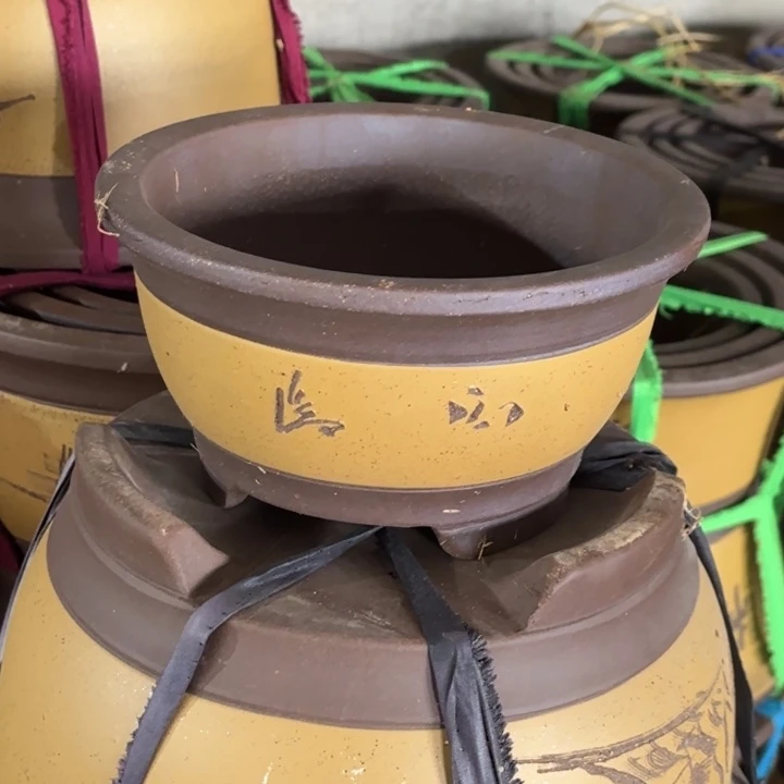 紫砂花盆100-8。   18-10