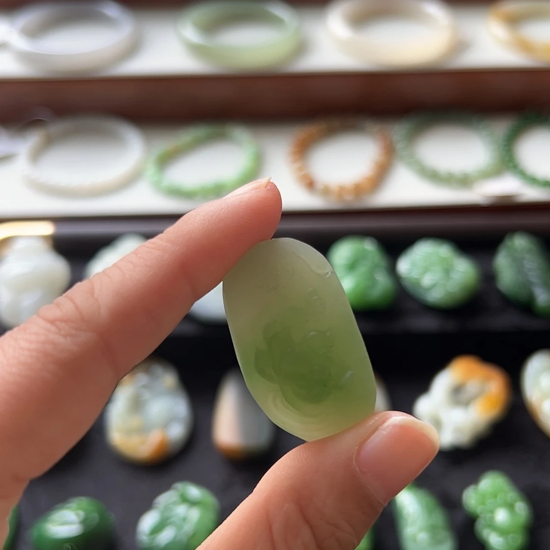 和田玉未镶嵌吊坠(不含链)