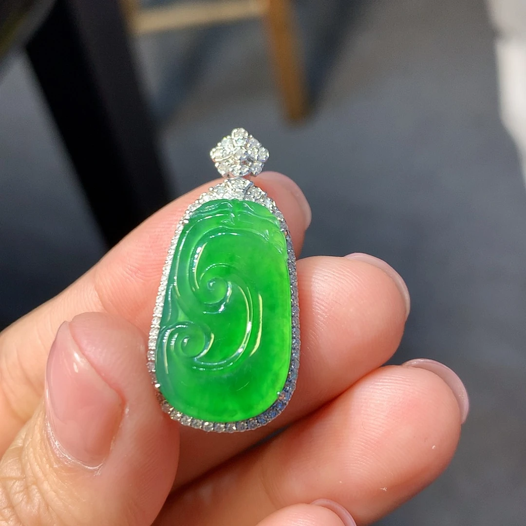 翡翠吊坠(不含链)18K金镶嵌