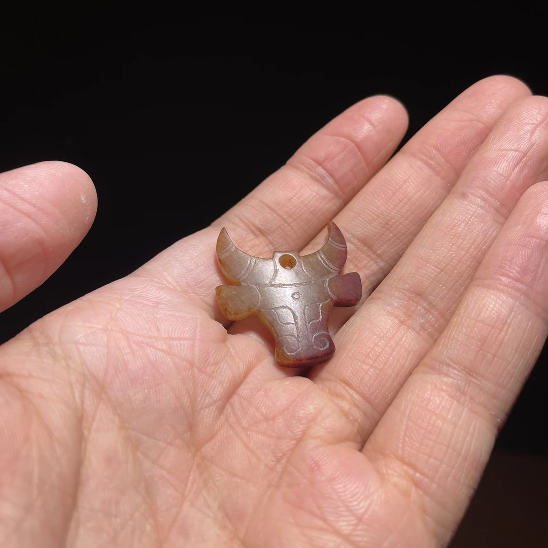 玲珑古玉收藏和田白玉玉牛首