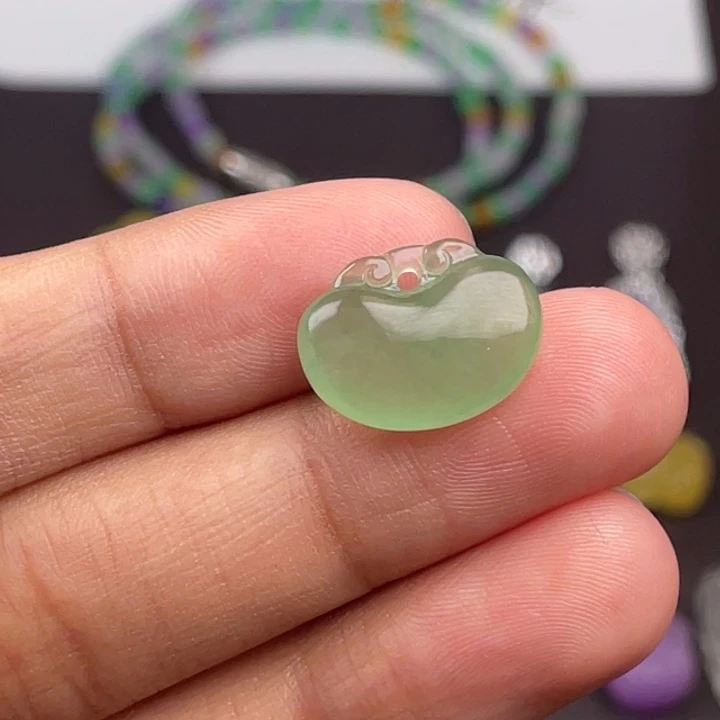 翡翠未镶嵌颈饰吊坠