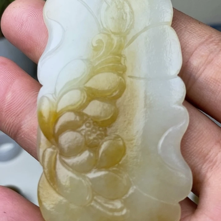和田玉（糖玉）未镶嵌颈饰