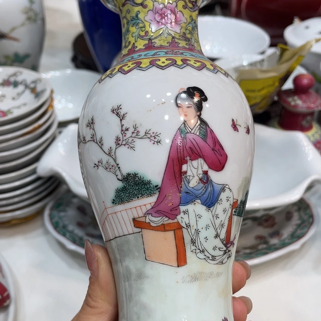 瓷片景德镇粉彩手绘人物花瓶