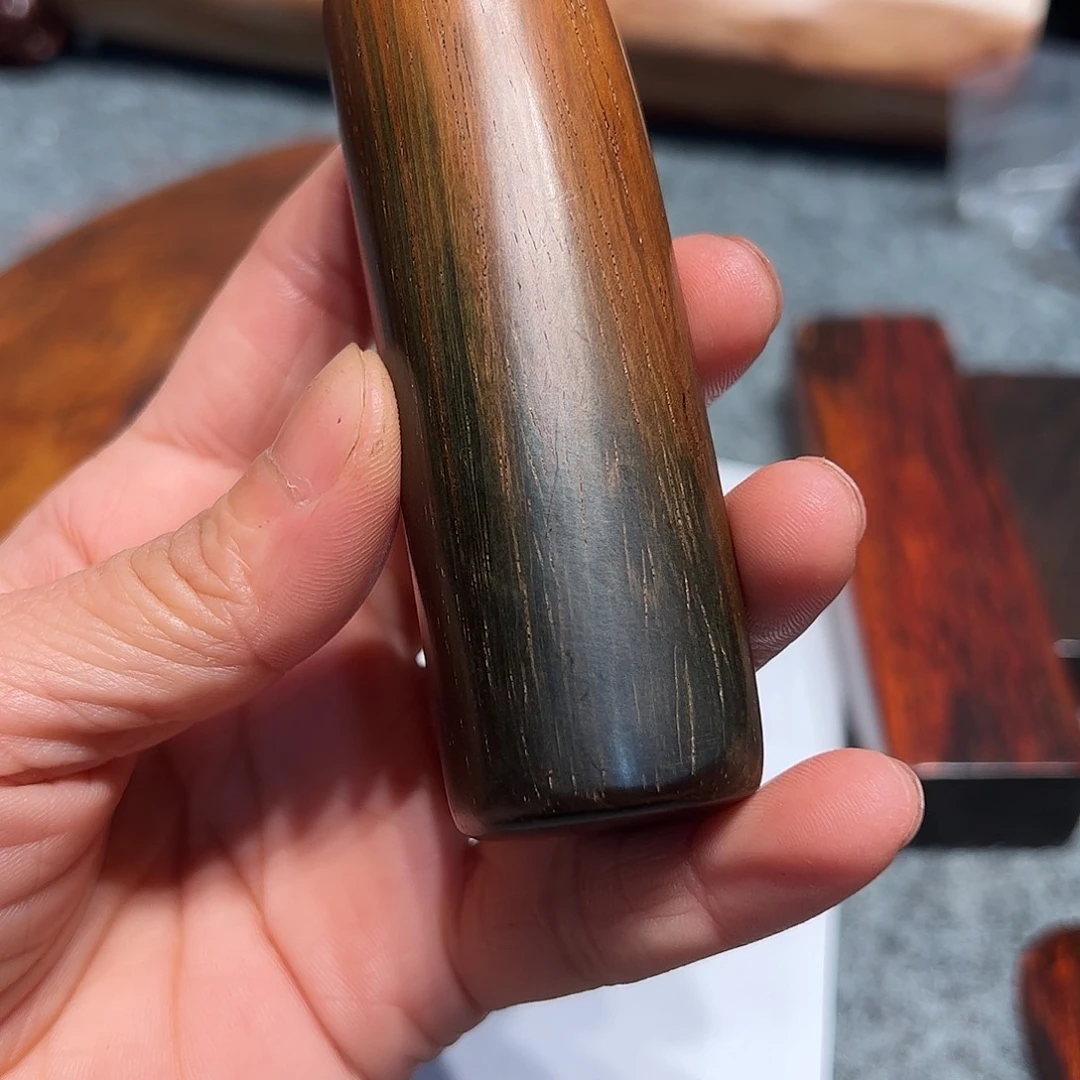 交趾黄檀（大红酸枝）不***呀