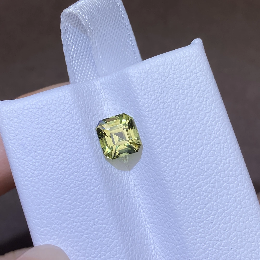 24K052 金绿宝石 1.68克拉