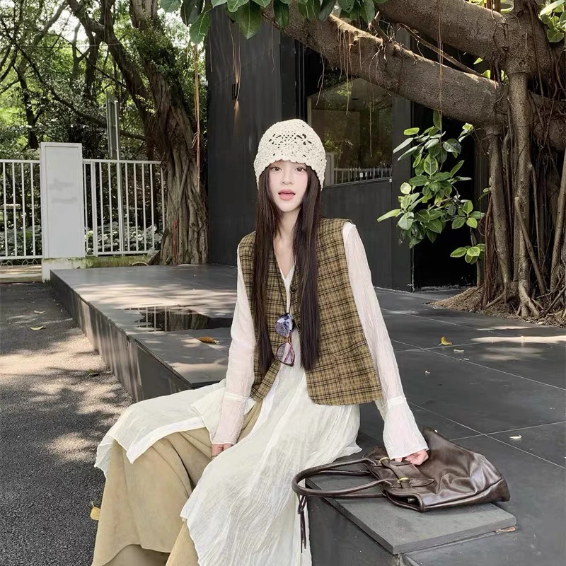 韩剧氛围感穿搭三件套女格子马甲不规则长款衬衫阔腿裤叠穿一整套