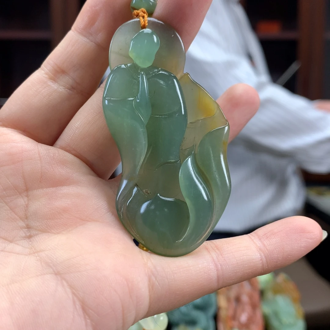 蛇纹石玉未镶嵌颈饰