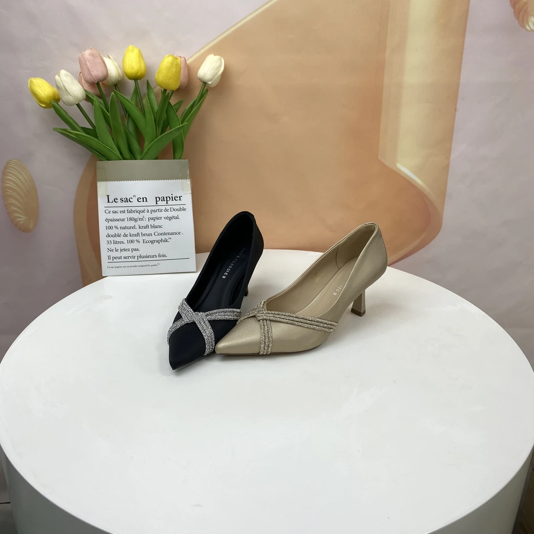 9096-1春秋新款时尚水钻细跟尖头单鞋F