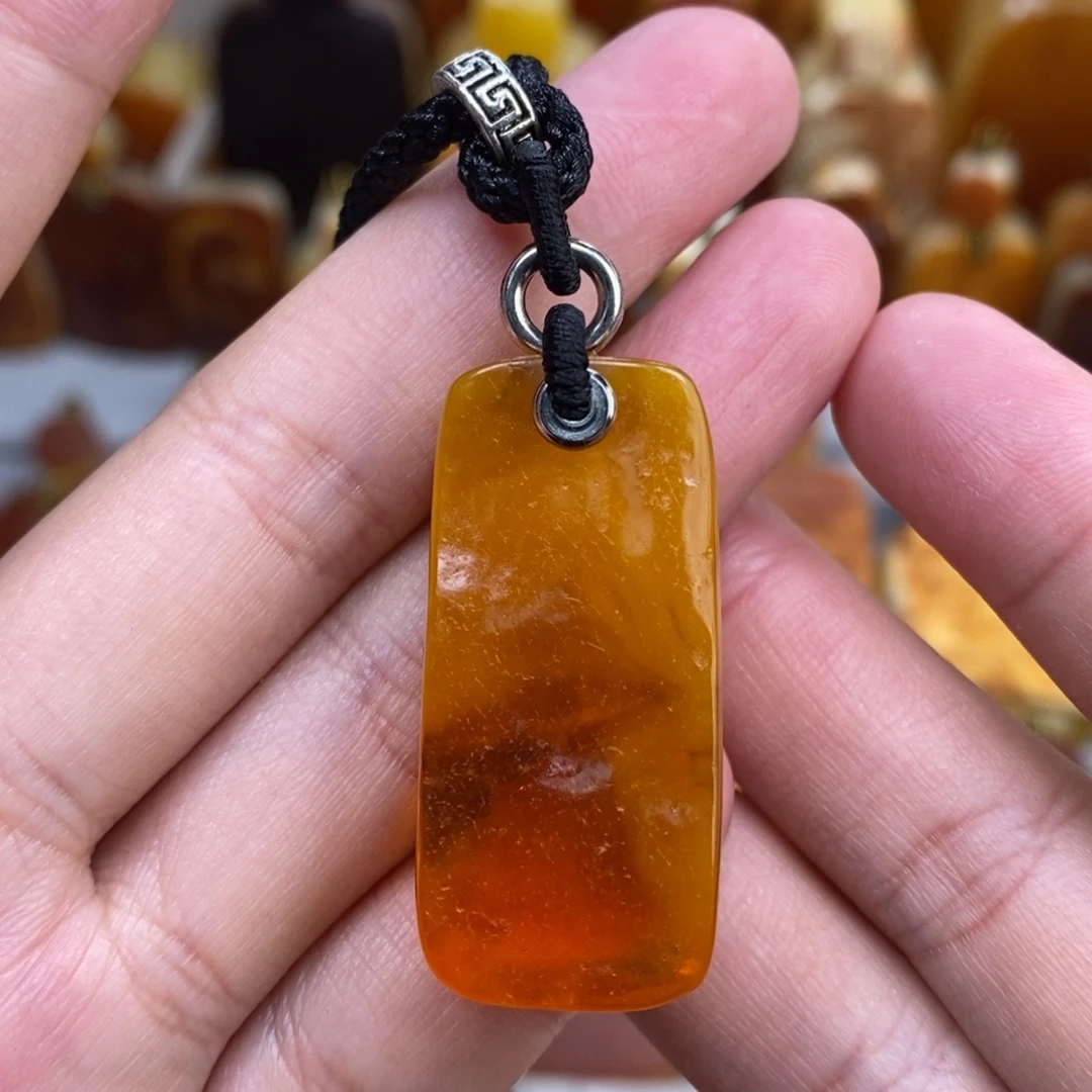 蜜蜡未镶嵌珠宝奇石