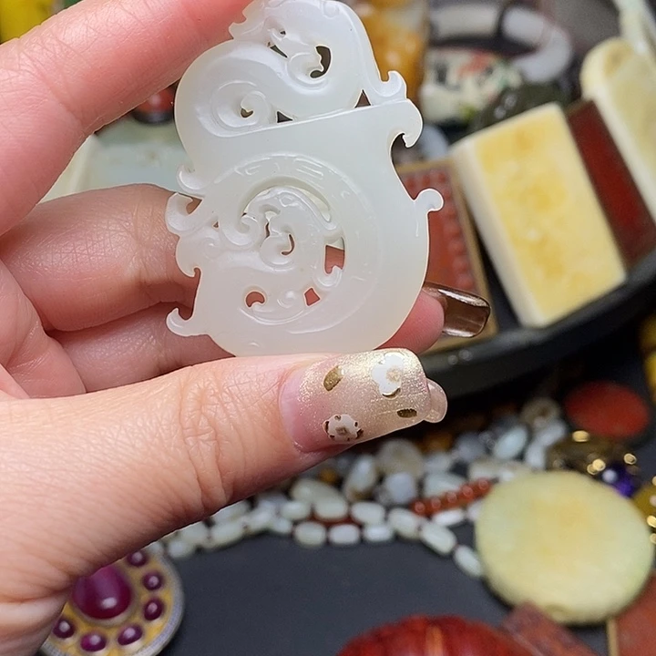 和田玉（糖玉）未镶嵌颈饰