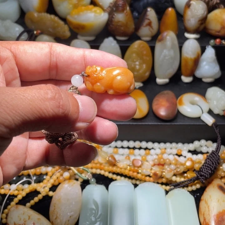 和田玉未镶嵌珠宝奇石