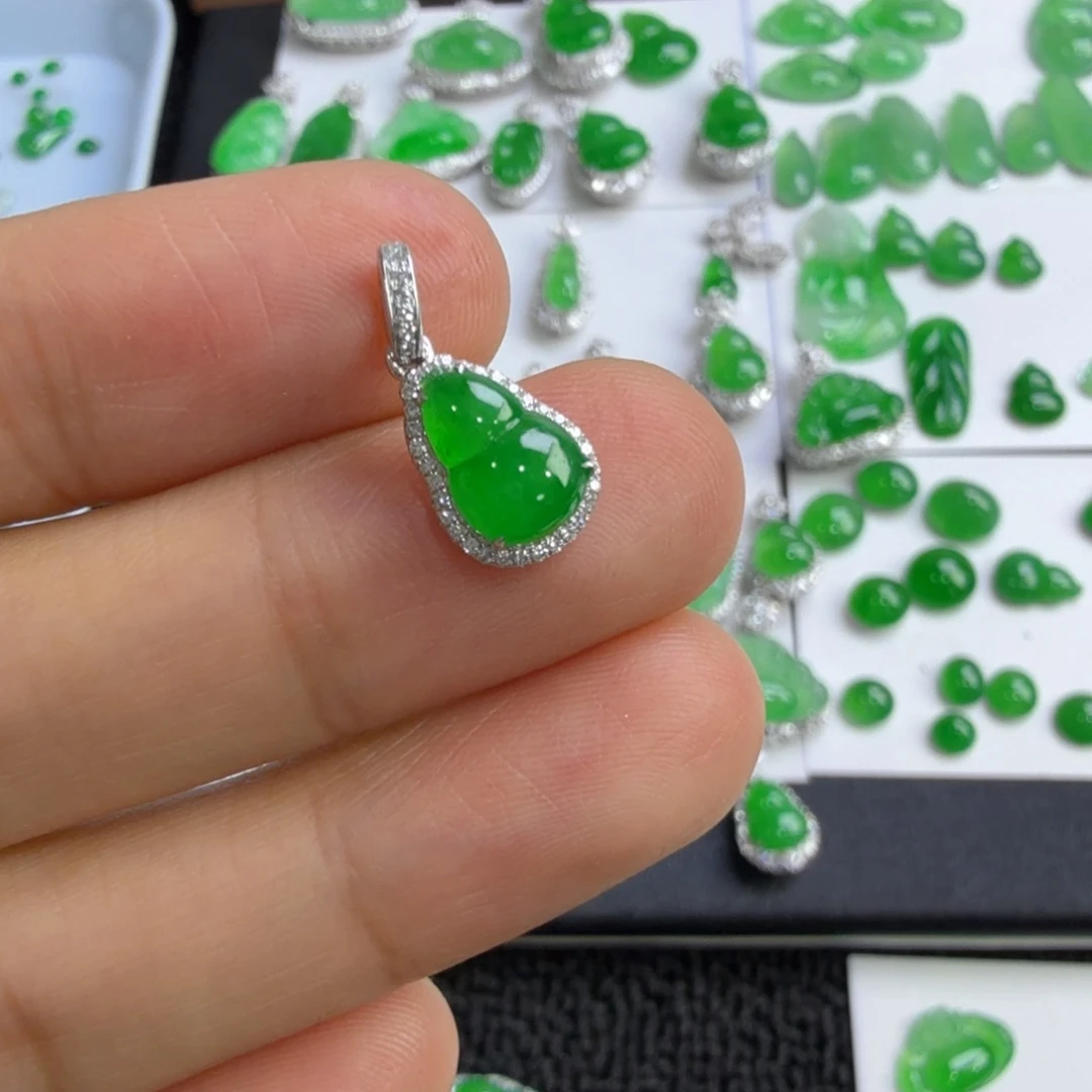 吊坠(不含链)18K金镶嵌翡翠小****x葫芦