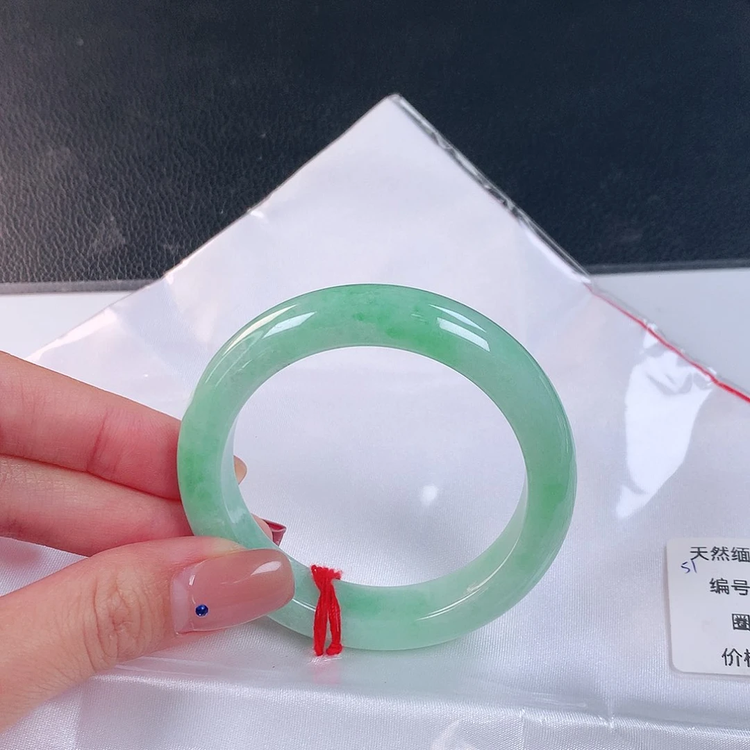 未镶嵌手镯翡翠524