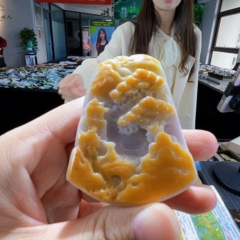 翡翠未镶嵌颈饰翡翠