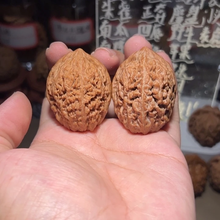 文玩核桃把件33红皮大蒜全品练手对