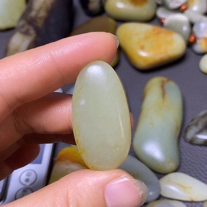 未镶嵌和田玉（糖玉）挂件