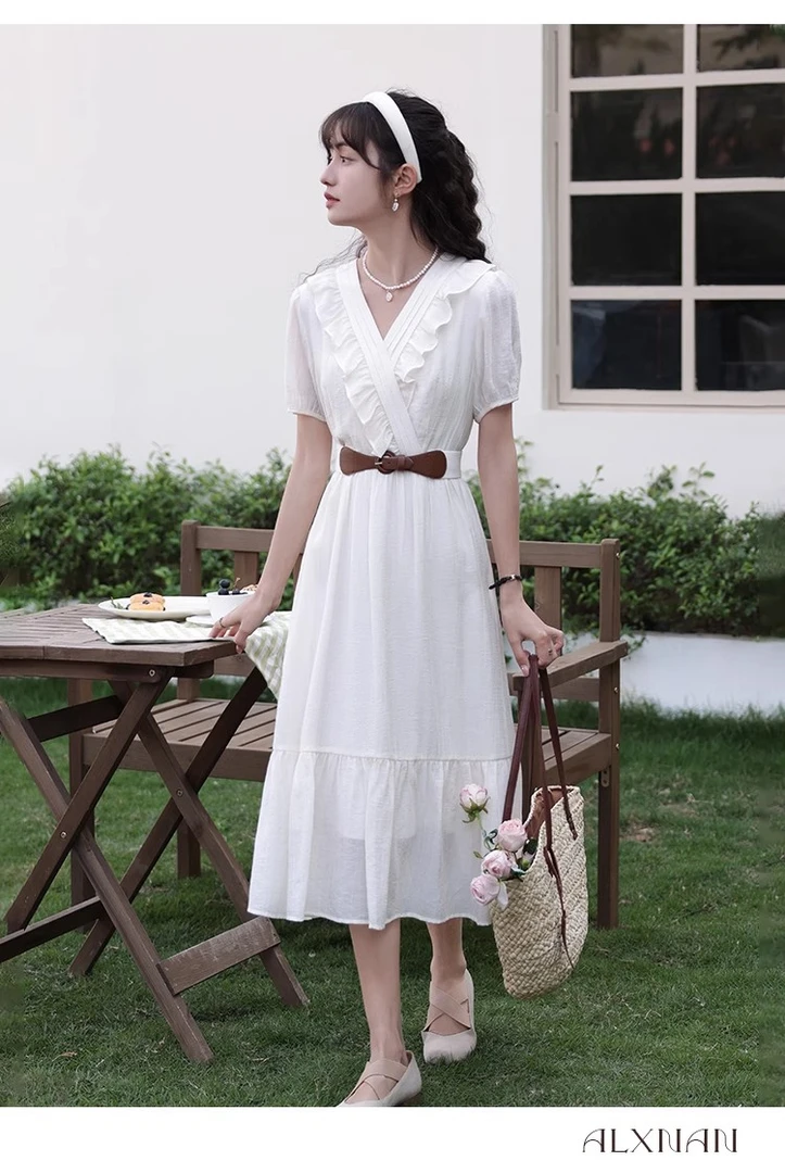 《丁达尔效应》法式v领连衣裙女2025春夏短袖裙子LXN29203