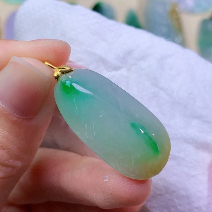 翡翠未镶嵌吊坠(不含链) 1682