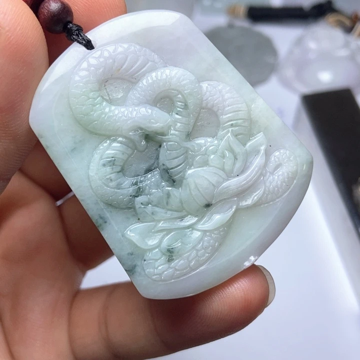 翡翠未镶嵌颈饰翡翠