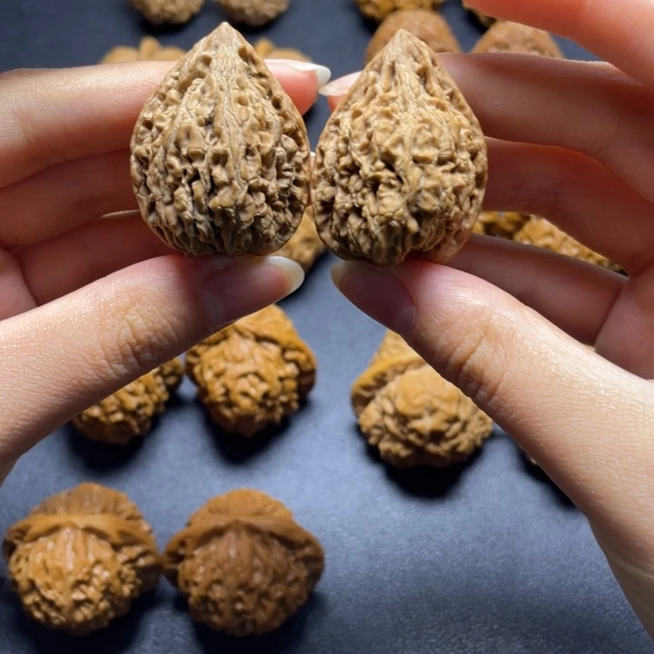 文玩核桃吊坠30全品坐佛