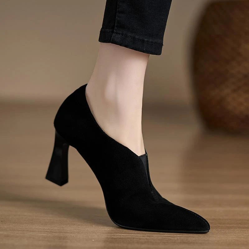 修悦女鞋7.5cm羊猄皮尖头高跟鞋2025年秋冬新款通勤深口粗跟单鞋