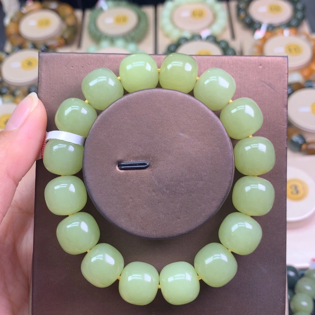 L***l和田玉未镶嵌手链