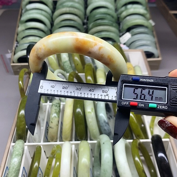 未镶嵌蛇纹石玉手镯71