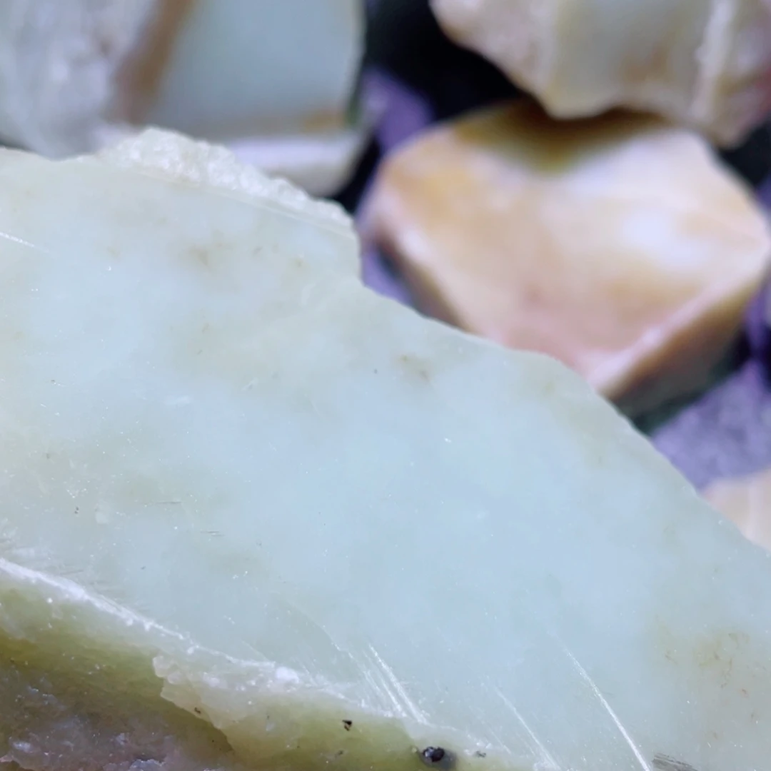 和田玉未镶嵌珠宝半成品