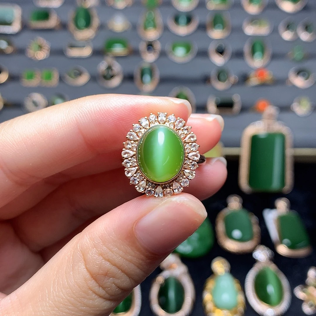 和田玉戒指18K金镶嵌