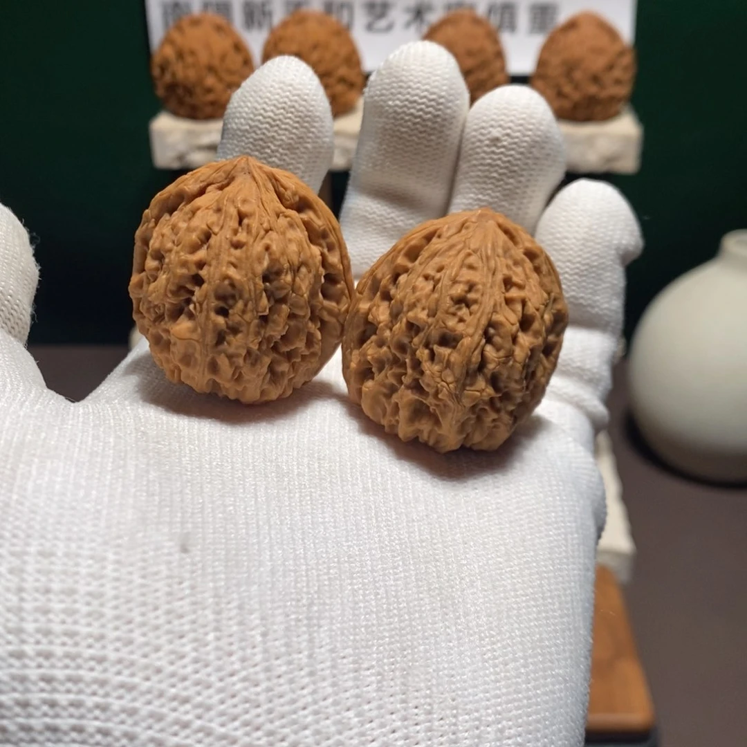 文玩核桃吊坠0702 37正尖球疆