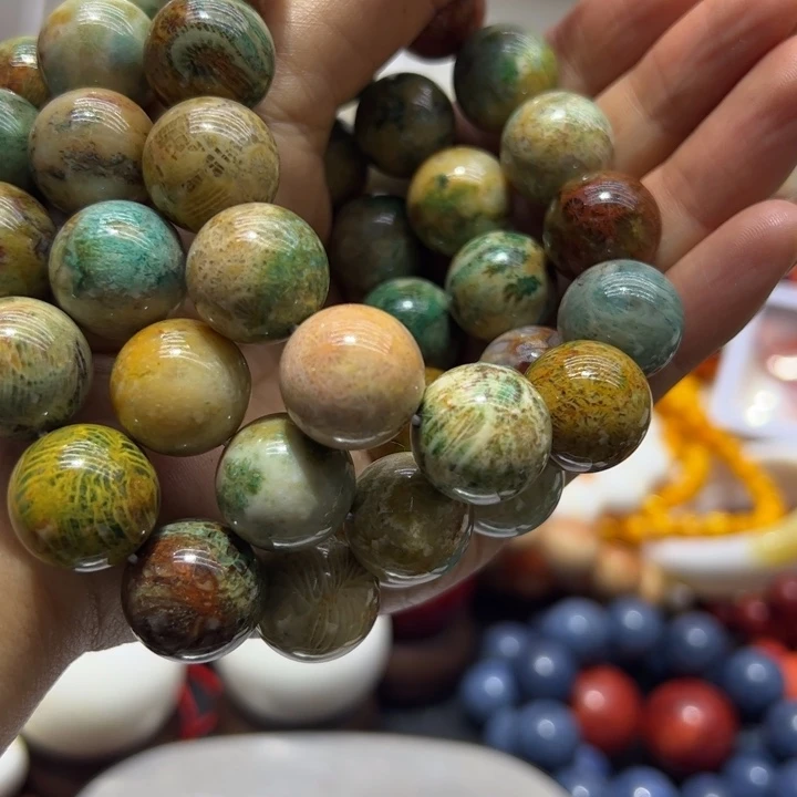 玻璃1.7绿姑娘玉木手串