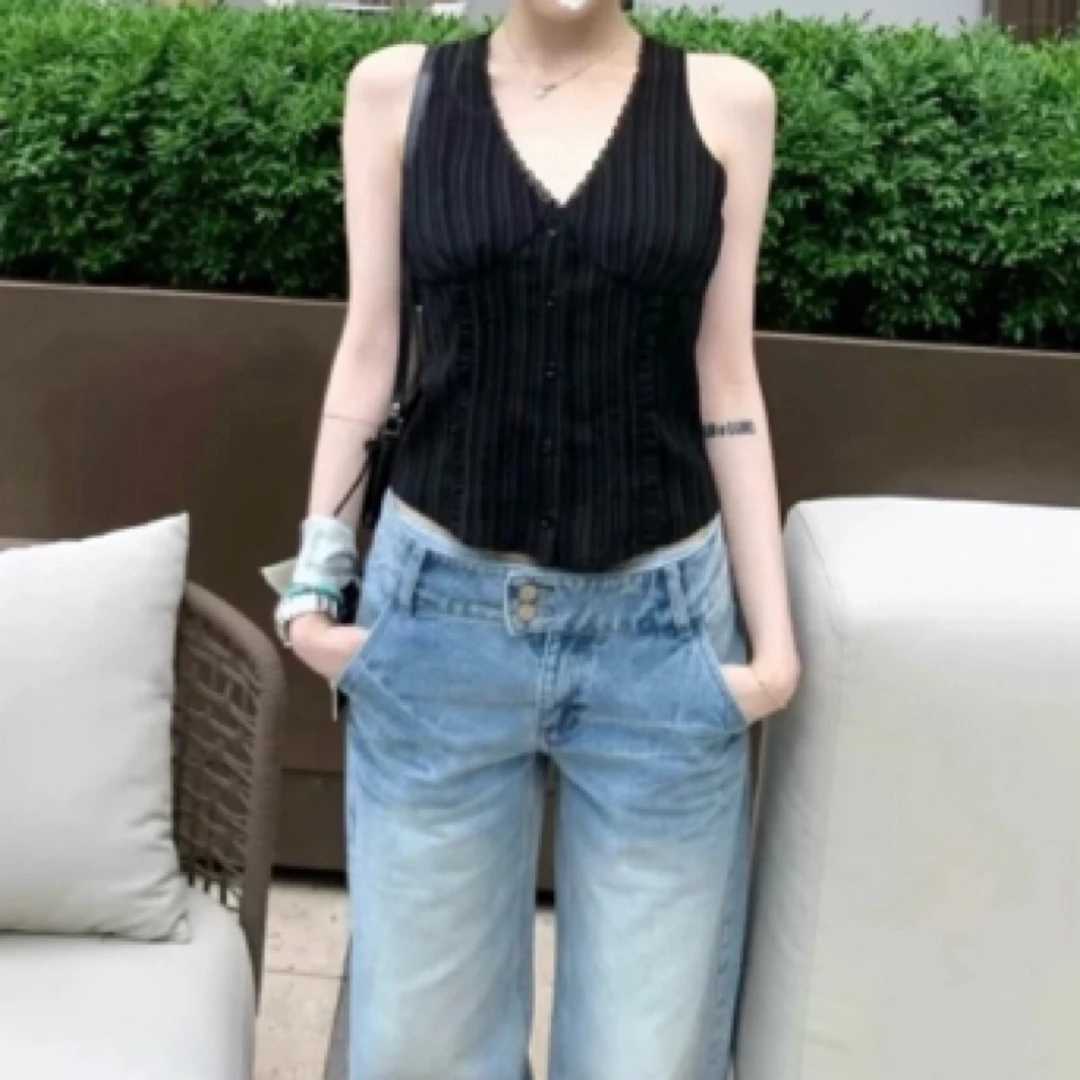 纯欲辣妹深V领休闲单排扣显瘦吊带背心