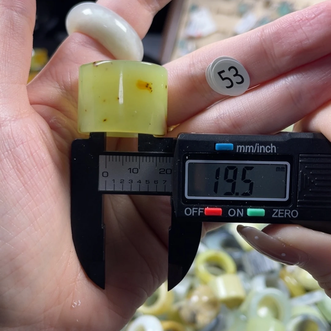 蛇纹石玉未镶嵌戒指