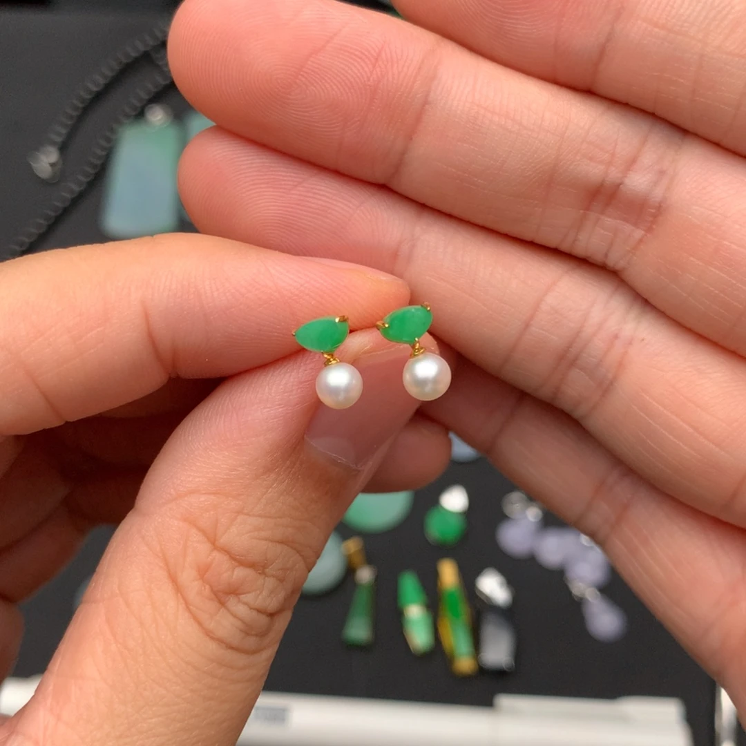 翡翠18K金镶嵌耳饰小耳钉
