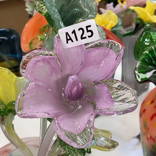 琉璃花瓶高45厘米宽9厘米