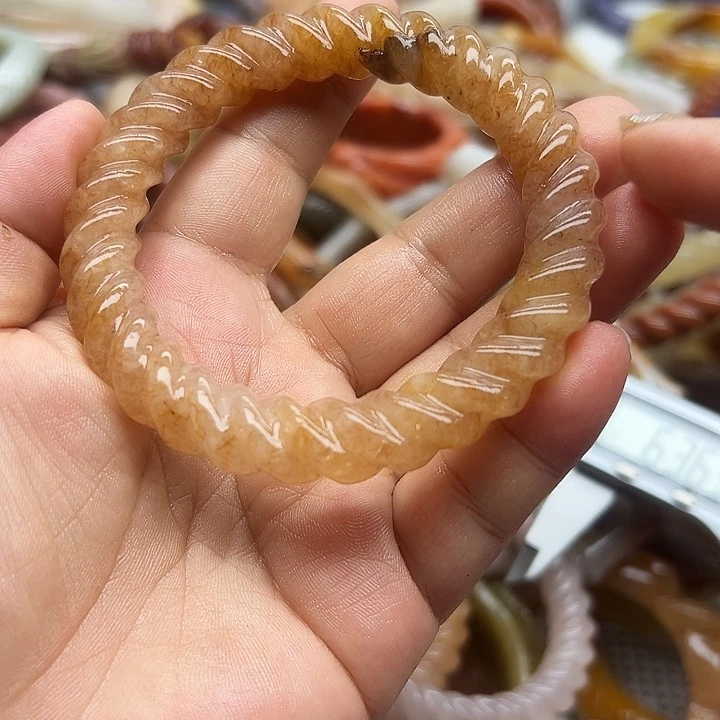 石英岩玉手镯未镶嵌豆*?