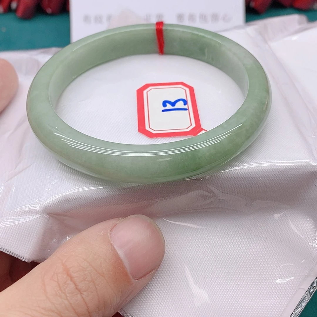 翡翠手镯未镶嵌9***?133333333