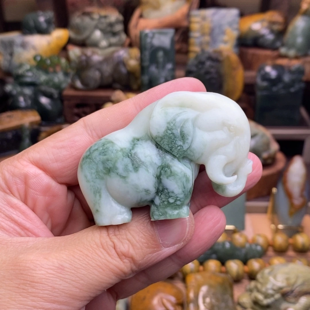 蛇纹石玉未镶嵌手把件大象