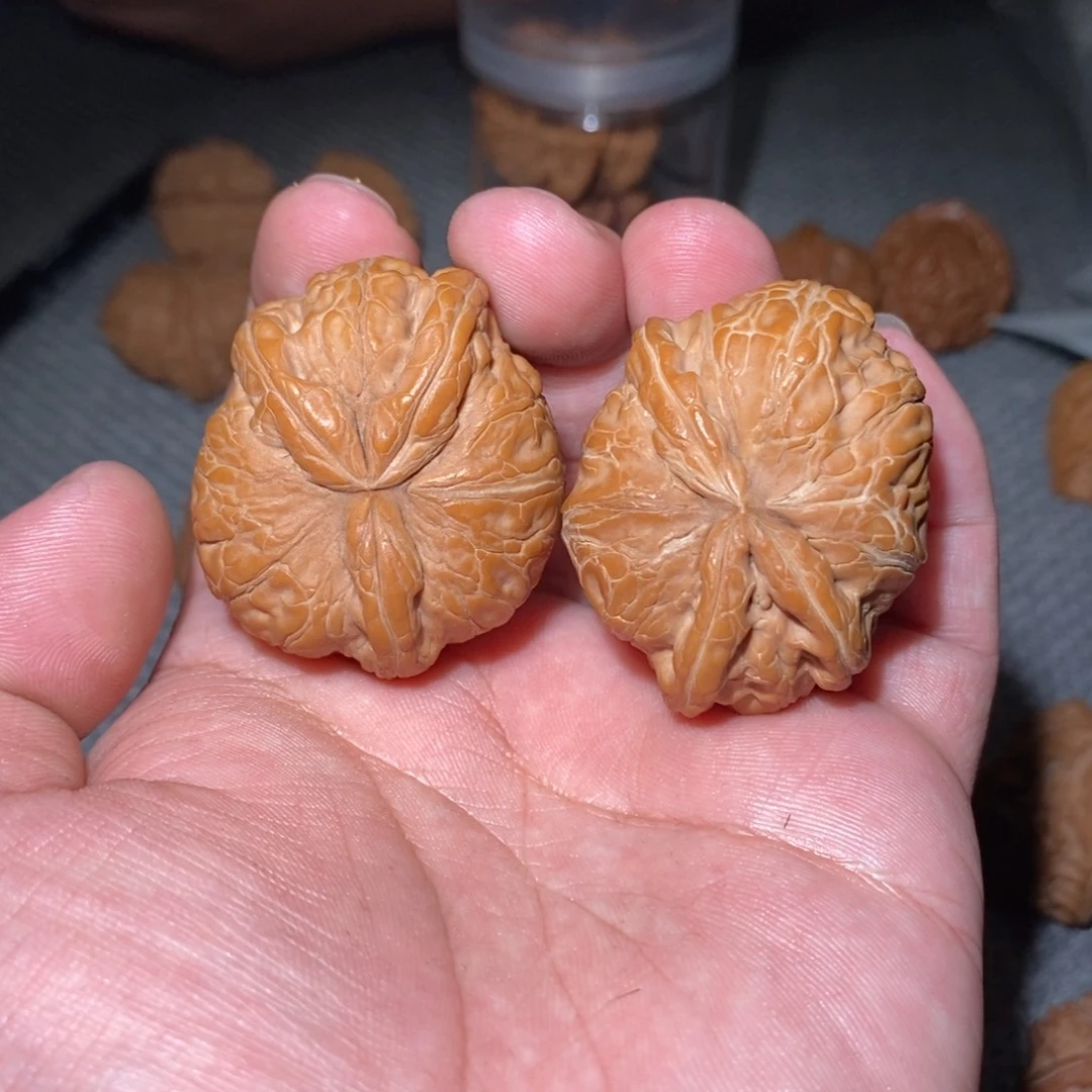 吊坠桃核元宝三棱