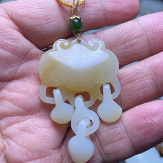 未镶嵌和田玉挂件