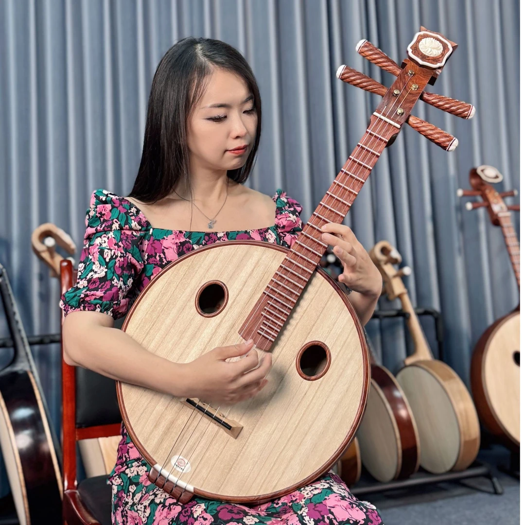 红木抛光中阮 广宁乐器 张鑫华监制 郭占杰制作