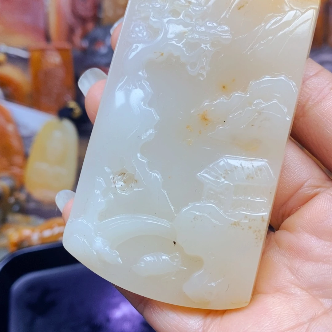 石英质玉（黄龙玉）未镶嵌颈饰