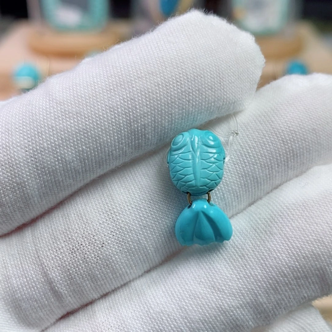 绿松石未镶嵌珠宝奇石