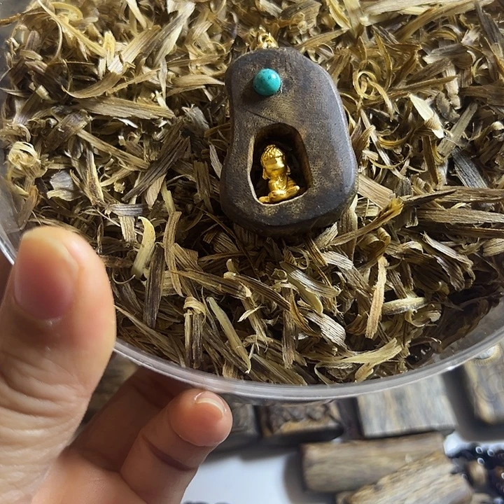 沉香碎屑沉香奇楠沉香佛像款