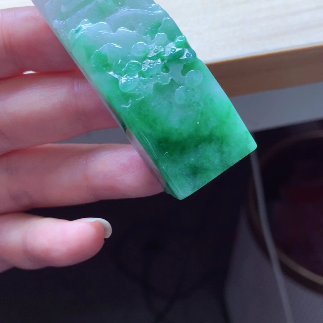翡翠颈饰未镶嵌吊坠