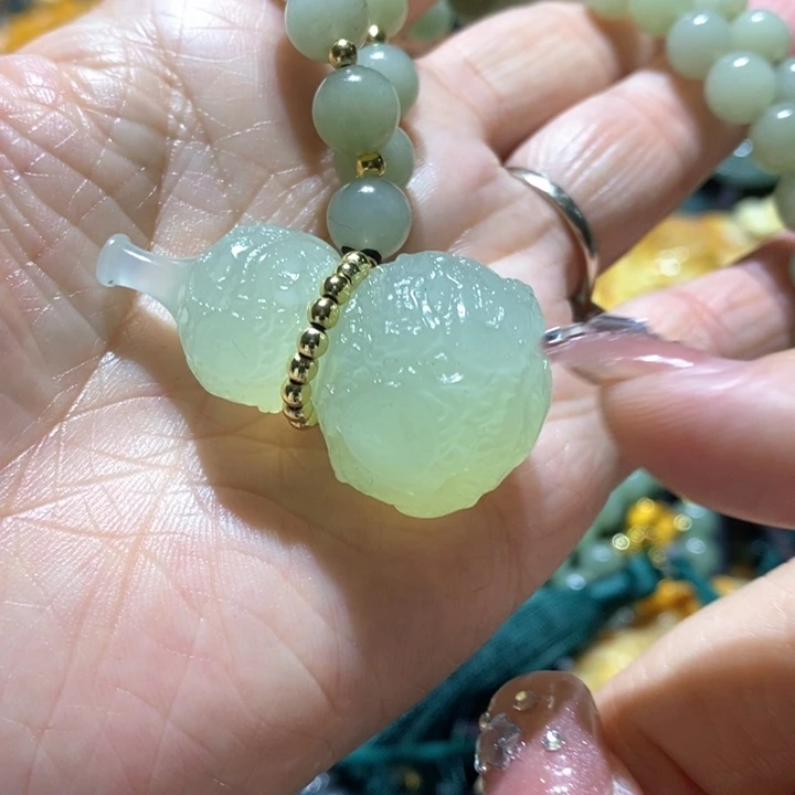 岫玉未镶嵌珠宝奇石