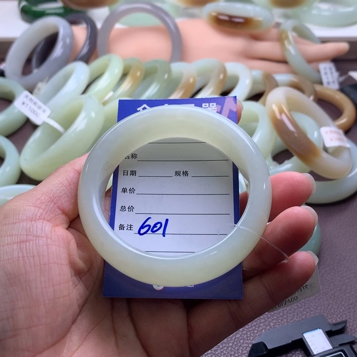 和田玉未镶嵌手镯58