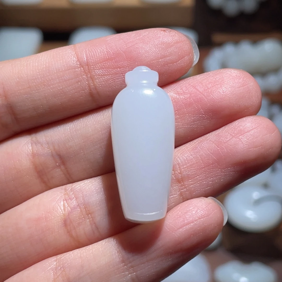 未镶嵌手链和田玉宝瓶吊坠