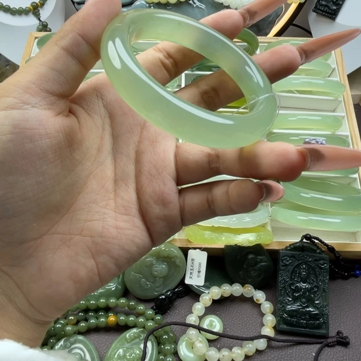 小***子蛇纹石玉合金手镯