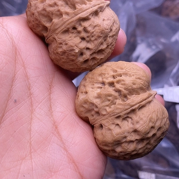 文玩核桃把件   90